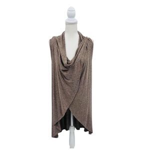 NWT Olivia Sky Vest Sweater Sleeveless Beige Size M